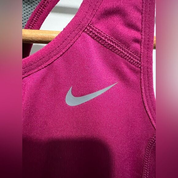 Nike Razorback Tank - Picture 3 of 5